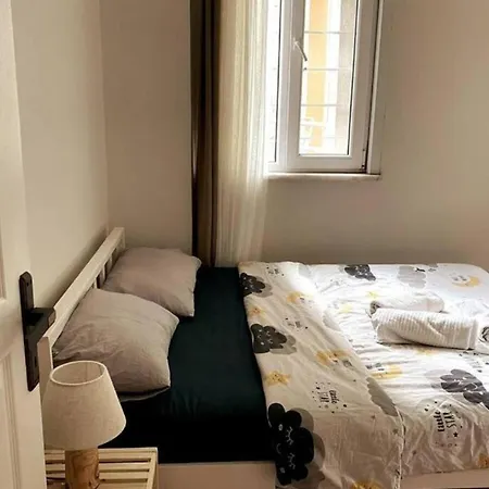 Cozy Terrace House 2min Walking To Taksim Square Апартаменты *